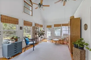 120 Pearl Drive, Beaufort, NC 28516 — 3-bedroom home in Beaufort Meadow, Beaufort, NC, photo 16 of 50: Wonderful sunroom