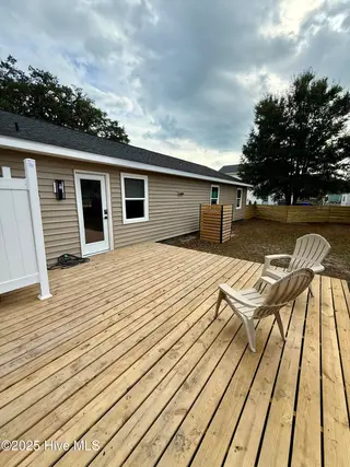 124 Jefferson Street, Beaufort, NC 28516 — 3-bedroom home in Kathryn Court, Beaufort, NC, photo 21 of 30: IMG_0829