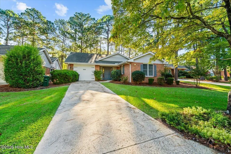 345 Pinehurst Trace Drive, Pinehurst, NC 28374 — 2-bedroom home in Pinehurst Trace, Pinehurst, NC, photo 1 of 30: 01-DSC05429