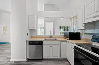 159 NW 9th Street, Oak Island, NC 28465 – photo 14: 14-web-or-mls-CAMMediaLLC.com (29 of 37)