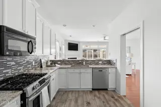 1238 Nightingale Court, Leland, NC 28451 – photo 8: 13-web-or-mls-cammediallc.com (26 of 51)