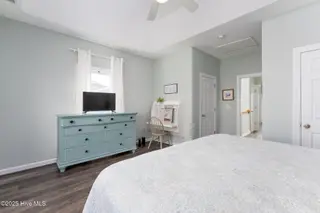 104 Sea Oaks Court, North Topsail Beach, NC 28460 – photo 19: bedroom-01b