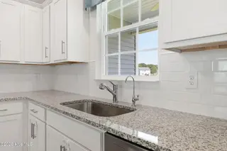 215 Lake Tyler Drive, New Bern, NC 28560 – photo 17: 34-web-or-mls-DSC_5484
