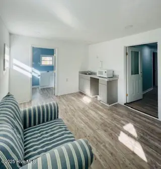 911 Parsonage Street, Elizabeth City, NC 27909 – photo 10: Lounge 2