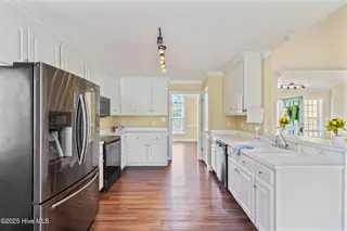 2712 Camille Drive, Winterville, NC 28590 – photo 10: 2712 camille dr-wintervillenc-15