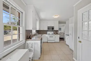 129 Tanbridge Road, Wilmington, NC 28405 – photo 21: 24-web-or-mls-IMG_7781