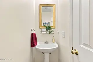2110 Sir Raleigh Court, Greenville, NC 27858 – photo 13: 35-web-or-mls-IMG_7880_edit