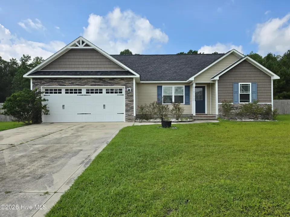 412 Mccall Drive, Jacksonville, NC 28540 – photo 1 of 32