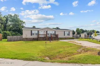 222 Busch Drive, Richlands, NC 28574 — 3-bedroom manufactured home in Jenkins Creek, Richlands, NC, photo 2 of 38