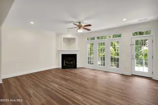 4812 Whitner Drive, Wilmington, NC 28409 — 3-bedroom townhome in Holly Glen, Wilmington, NC, photo 6 of 34: 4812WhitnerDrive-6