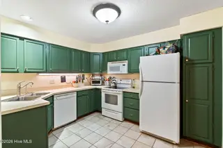 2203 Jumpin Run Drive, Wilmington, NC 28403 – photo 13: 05kitchen2