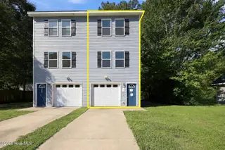508 Redwood Place 2, Jacksonville, NC 28540 — 3-bedroom condo in Shamrock Village, Jacksonville, NC, photo 1 of 35: 508 Redwood Pl #2