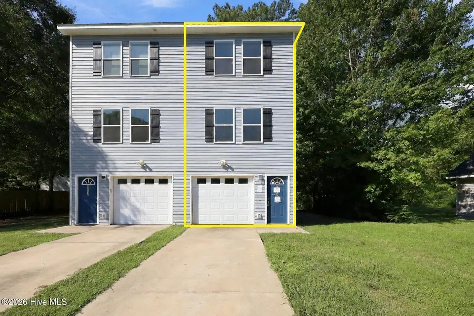 508 Redwood Place 2, Jacksonville, NC 28540 — 3-bedroom condo in Shamrock Village, Jacksonville, NC, photo 1 of 35: 508 Redwood Pl #2