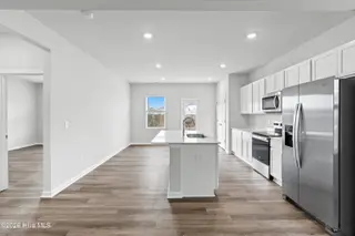 612 S Squires Run Lane, Richlands, NC 28574 – photo 15: Kitchen