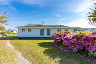 187 Mullens Drive, Harkers Island, NC 28531 – photo 3: 187 Mullens Dr
