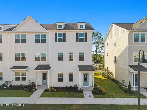 237 Pelican Flight Loop, Wilmington
