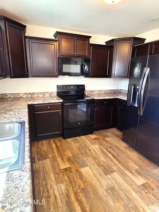 123 Sonia Drive, Hubert, NC 28539 — 3-bedroom home in Eastport, Hubert, NC, photo 21 of 75: Kitchen 4