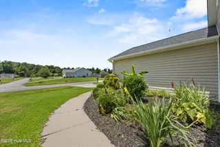 113 Rolling Meadow Drive, Richlands, NC 28574 — 3-bedroom home in Rolling Meadows, Richlands, NC, photo 5 of 46: 5_frontyard