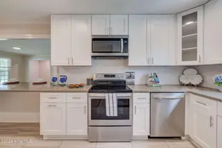 617 Windemere Road, Wilmington, NC 28405 – photo 16: 617WindemereRoad-23