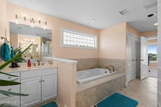 128 Blockade Runner Drive, Holden Beach, NC 28462 — 5-bedroom home, Holden Beach, NC, photo 24 of 73: 25-web-or-mls-CAMMediaLLC.com (57 of 76)