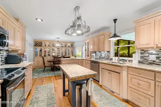 415 Hillcrest Drive, Morehead City, NC 28557 – photo 9: Kitchen with granite countertops