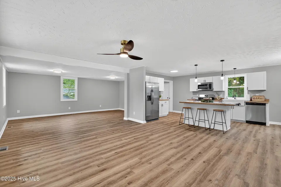 206 Regalwood Drive, Jacksonville, NC 28546 – photo 1 of 41: Living Room