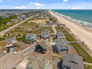 130 N Permuda Wynd Drive, North Topsail Beach, NC 28460 – photo 2: 20250509173046754083000000-o