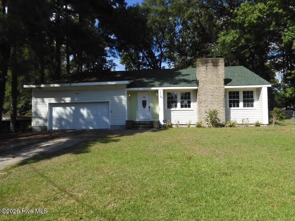 112 Fairlane Road, Greenville, NC 27834 – photo 1 of 30: Front