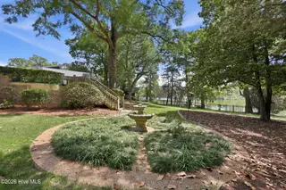 268 Shoreline Drive, New Bern, NC 28562 – photo 12: mature landscaping