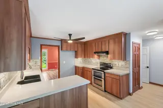 434 Semmes Drive, Wilmington, NC 28412 — 4-bedroom home in Pine Valley Estates, Wilmington, NC, photo 11 of 34: 11_img_4476
