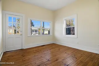221 S 11th Street, Wilmington, NC 28401 – photo 10: 13_livingroom4