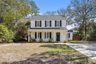 142 NE 14th Street, Oak Island, NC 28465 — 3-bedroom home in Tranquil Harbor, Oak Island, NC, photo 2 of 60: 1-web-or-mls-DSC06068