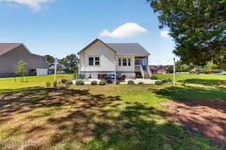 904 Sea Holly Court, New Bern, NC 28560 – photo 4: IMG_8233