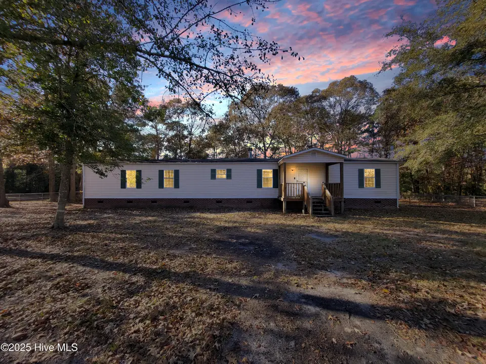 119 Edgewater Lane, Richlands, NC 28574 — 2-bedroom manufactured home in Chapel Ridge, Richlands, NC, photo 1 of 34: 119 Edgewater Ln, Richlands, NC