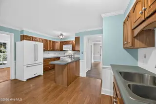 202 Queen Annes Road, Greenville, NC 27858 – photo 11: 031_DSC_4399