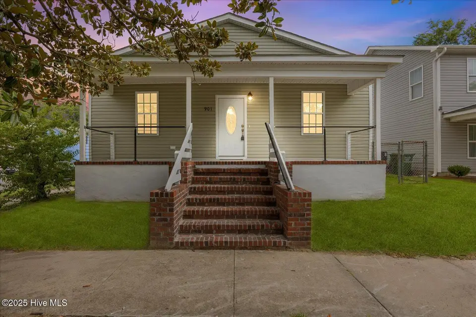 901 Walnut Street, Wilmington, NC 28401 – photo 1 of 36: 02-Final Exterior Joseph-5