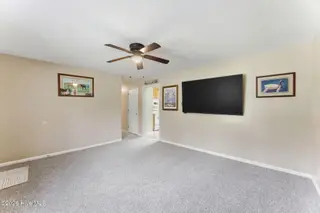 409 Bradford Drive, New Bern, NC 28560 – photo 5: 29-web-or-mls-0c0a3924-Edited