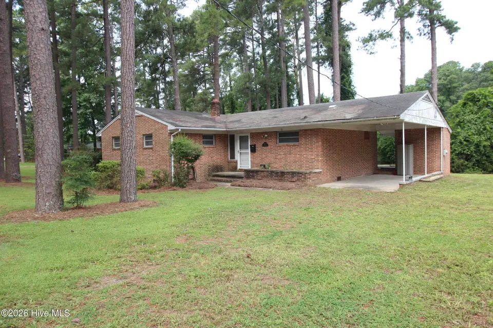 650 S May Street, Southern Pines, NC 28387 – photo 1 of 12: IMG_0012