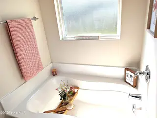 110 Sonia Drive, Hubert, NC 28539 — 3-bedroom home in Eastport, Hubert, NC, photo 20 of 38