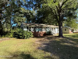809 River Street, Jacksonville, NC 28540 – photo 5: Photo Oct 21 2025, 10 22 42 AM