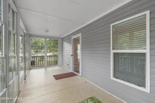 9275 Bonaparte Drive SW, Calabash, NC 28467 — 2-bedroom manufactured home in Bonaparte Retreat, Calabash, NC, photo 7 of 37