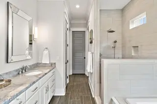 9279 Devaun Pointe Circle, Calabash, NC 28467 – photo 14: Primary bath