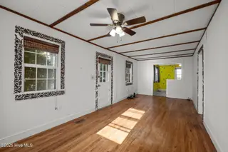 2205 Bay Street, Morehead City, NC 28557 – photo 13: Living