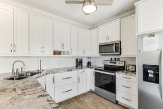 1726 W Beach Drive, Oak Island, NC 28465 – photo 17: 1726 W Beach-17