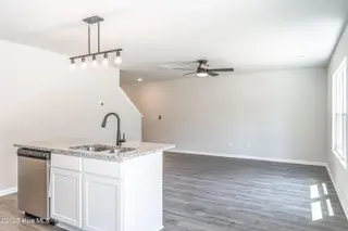 780 W Illinois Avenue, Southern Pines, NC 28387 – photo 7: DSC06108