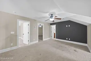 1912 Leighton Drive A, Greenville, NC 27834 – photo 14: 13-web-or-mls-BLS_0009