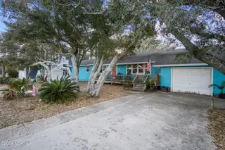 630 S Fourth Avenue, Kure Beach, NC 28449 – photo 3: 11-web-or-mls-BTS07335