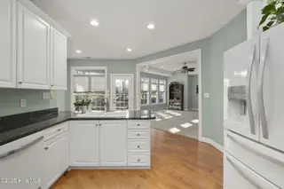 406 Hillcrest Drive, Morehead City, NC 28557 – photo 16: Kitchen