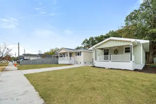 619 S 9th Street, Wilmington, NC 28401 – photo 3: 3-web-or-mls-DSC_5199