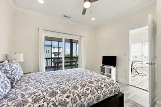 106 Willis Avenue B, Atlantic Beach, NC 28512 – photo 15: 32-web-or-mls-IMG_0621